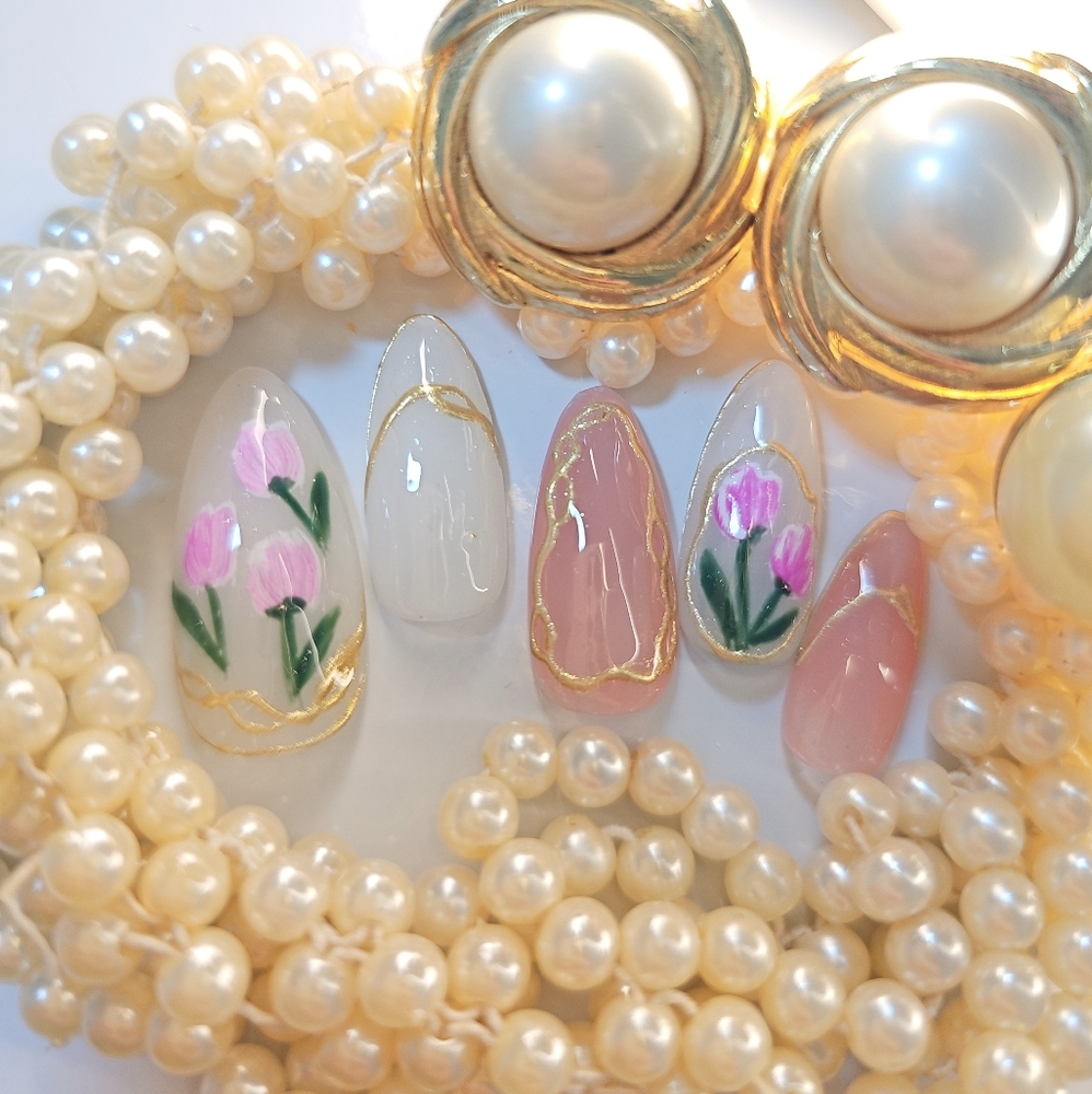 Press On Nails handmade Natural Tulip Flower
